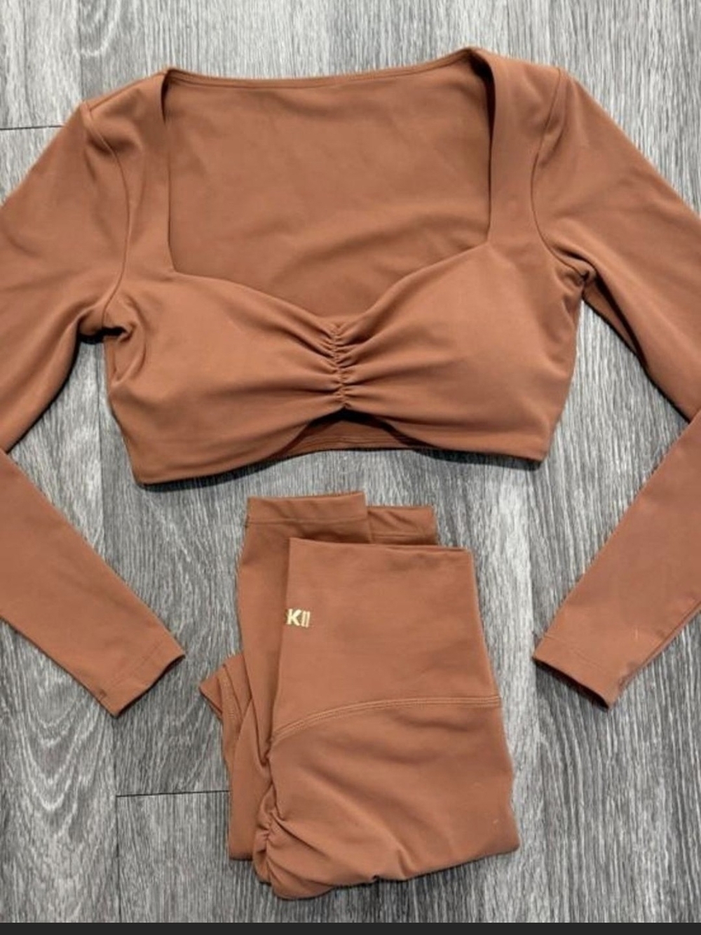 Square-Neck Ruched Long-Sleeve Crop Top - Rust Brown